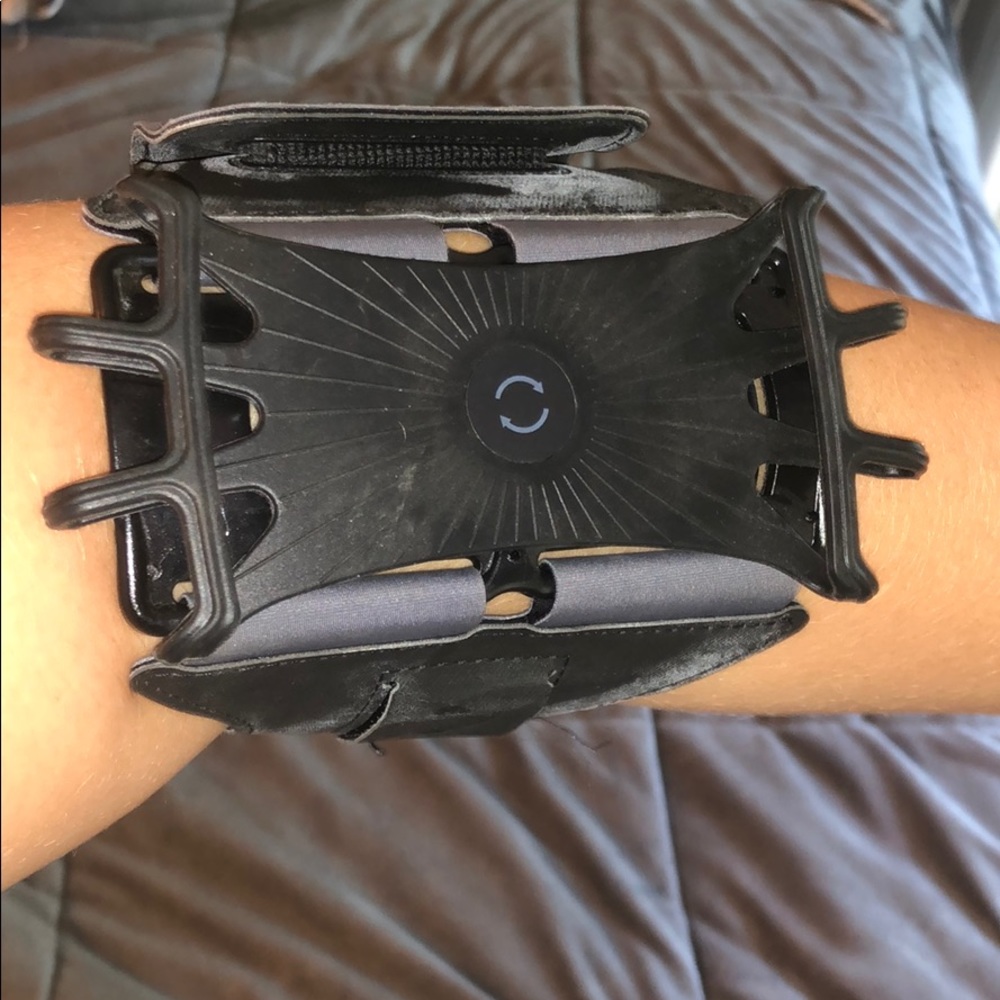 Arm band phone holder